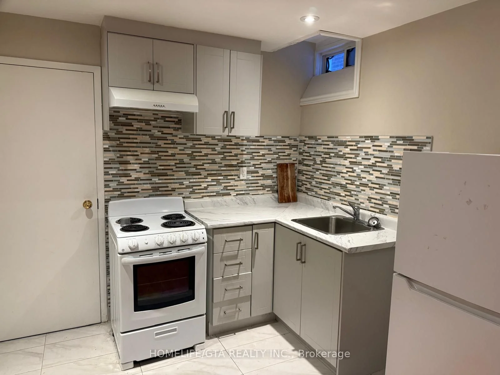 8864 Sheppard Avenue E Basement, Toronto, On M1b 6g9