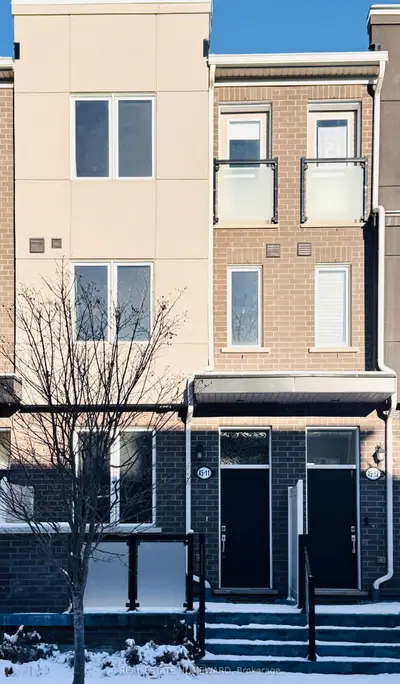 Condo Townhouse in Toronto