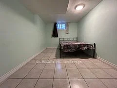 62 Newlands Ave Avenue Basement, Toronto E04, ON M1L 1R9
