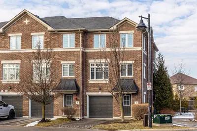 Att/Row/Townhouse in Clarington