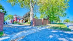 1110 Simcoe Street S Upper #3, Oshawa, ON L1H 4L8