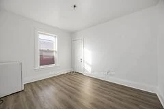 140 Elgin Street E RM 3, Oshawa, ON L1G 1T3