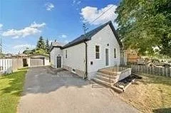 Detached in Oshawa