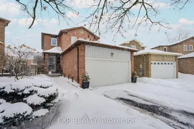 Detached in Whitby