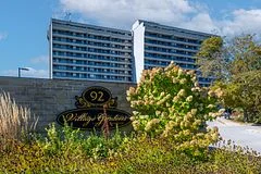 92 Church Street S 906, Ajax, ON L1S 6B4