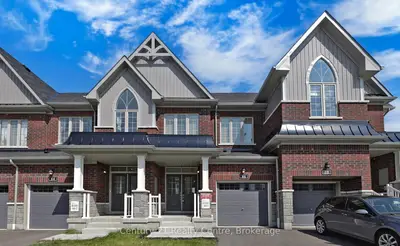 Att/Row/Townhouse in Whitby