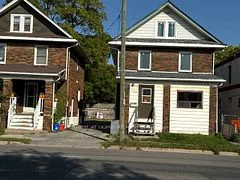 164 Adelaide Avenue E, Oshawa, ON L1G 1Z3