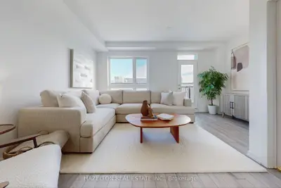 Att/Row/Townhouse in Ajax