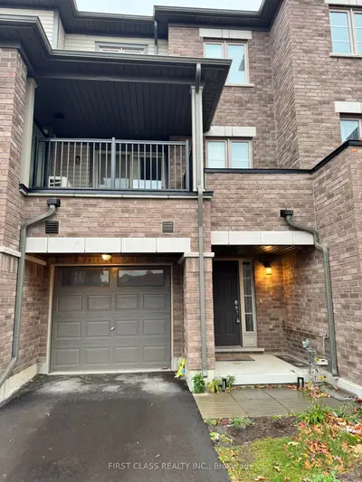 Att/Row/Townhouse in Clarington