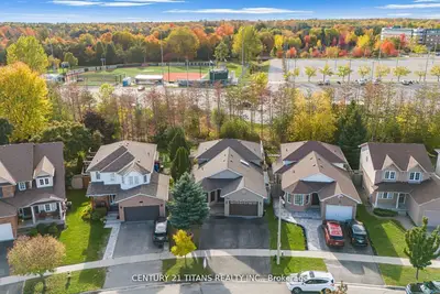 Detached in Oshawa