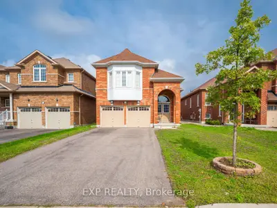 Detached in Oshawa