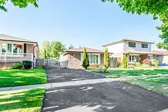 156 Madawaska Avenue, Oshawa, ON L1J 1E5