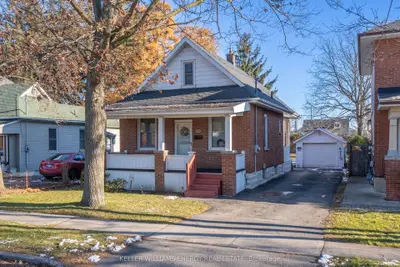 Detached in Oshawa