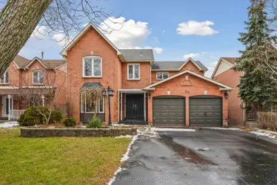 Detached in Oshawa