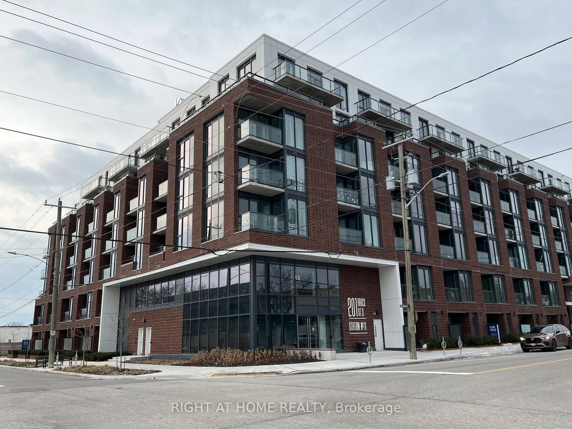 201 Brock Street S 504, Whitby, ON L1N 4K2