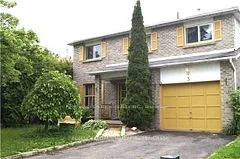 3 Mowat Court, Whitby, ON L1N 8H2