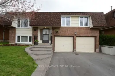 Detached in Whitby