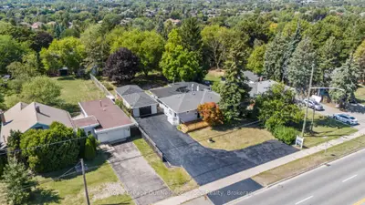 Detached in Whitby