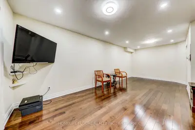 Duplex in Toronto