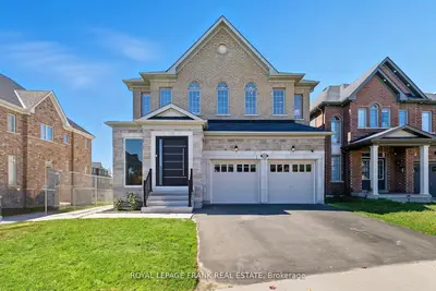 Detached in Oshawa