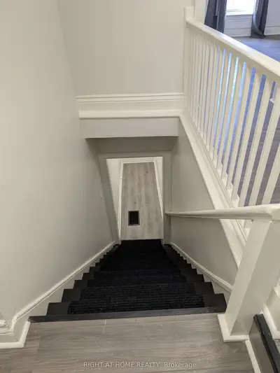 333 Simcoe Street S 1, Oshawa, ON L1G 4T2