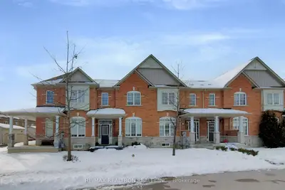 Att/Row/Townhouse in Pickering