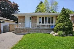 1320 Fundy Court, Oshawa, ON L1J 3N4