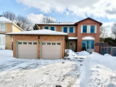 Detached in Whitby