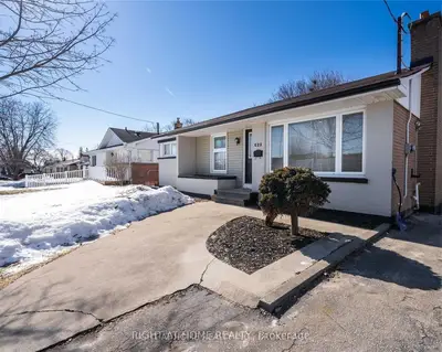 622 Fernhill Boulevard, Oshawa, ON L1J 5J8