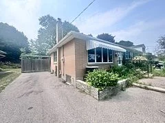 936 Somerville Street Lower, Oshawa, On L1g 4g7