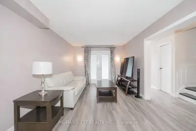 114 Courtlands Drive, Toronto E11, On M1b 4m7