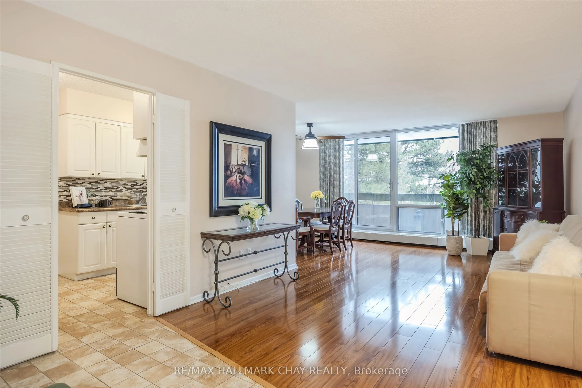1210 Radom Street 208, Pickering, On L1w 2z3