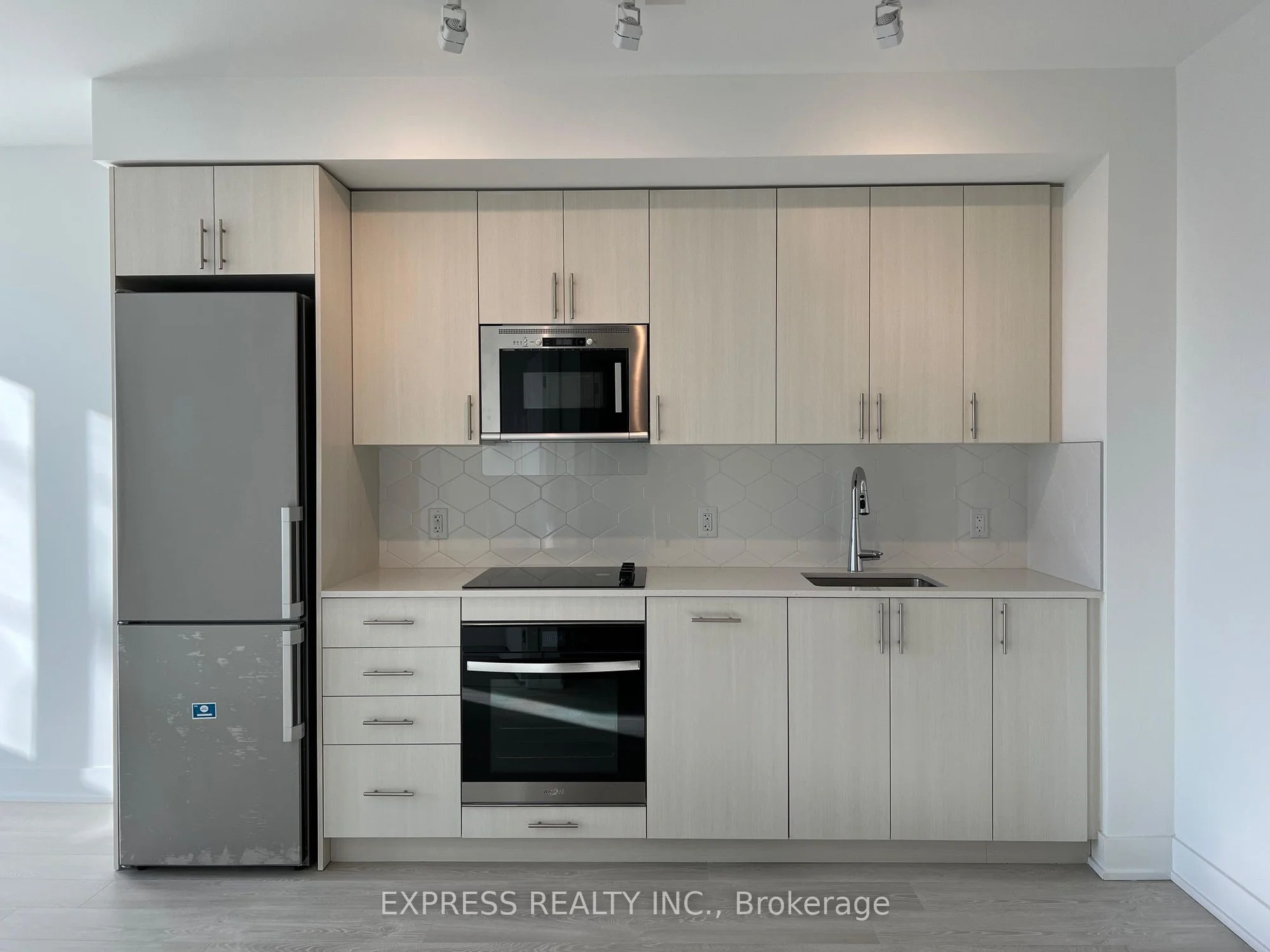 2545 Simcoe Street N 313, Oshawa, ON L1L 0W3