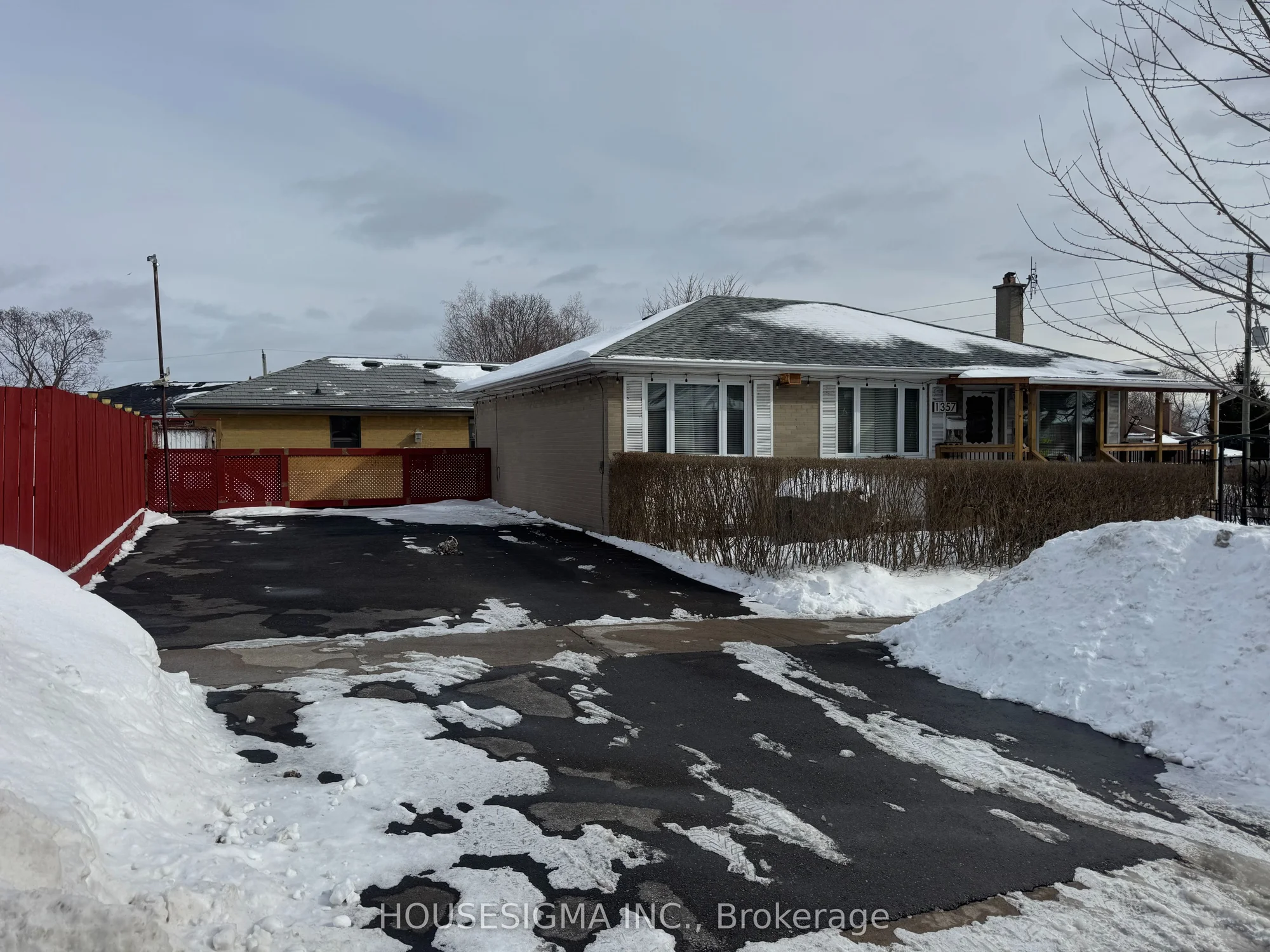 1357 Sharbot - Basement Street, Oshawa, On L1j 1k1