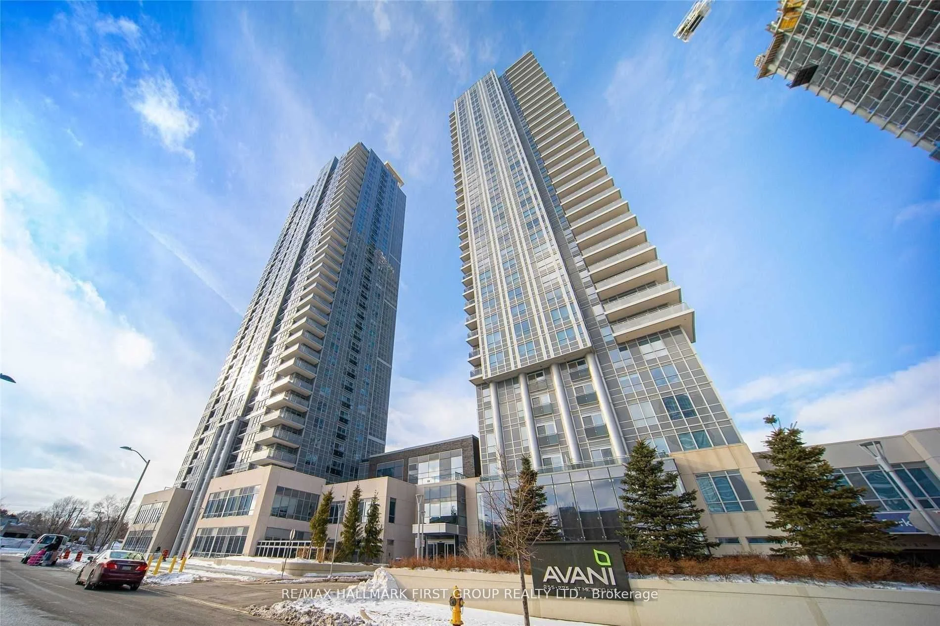 275 Village Green Square 316, Toronto E07, On M1s 0l8