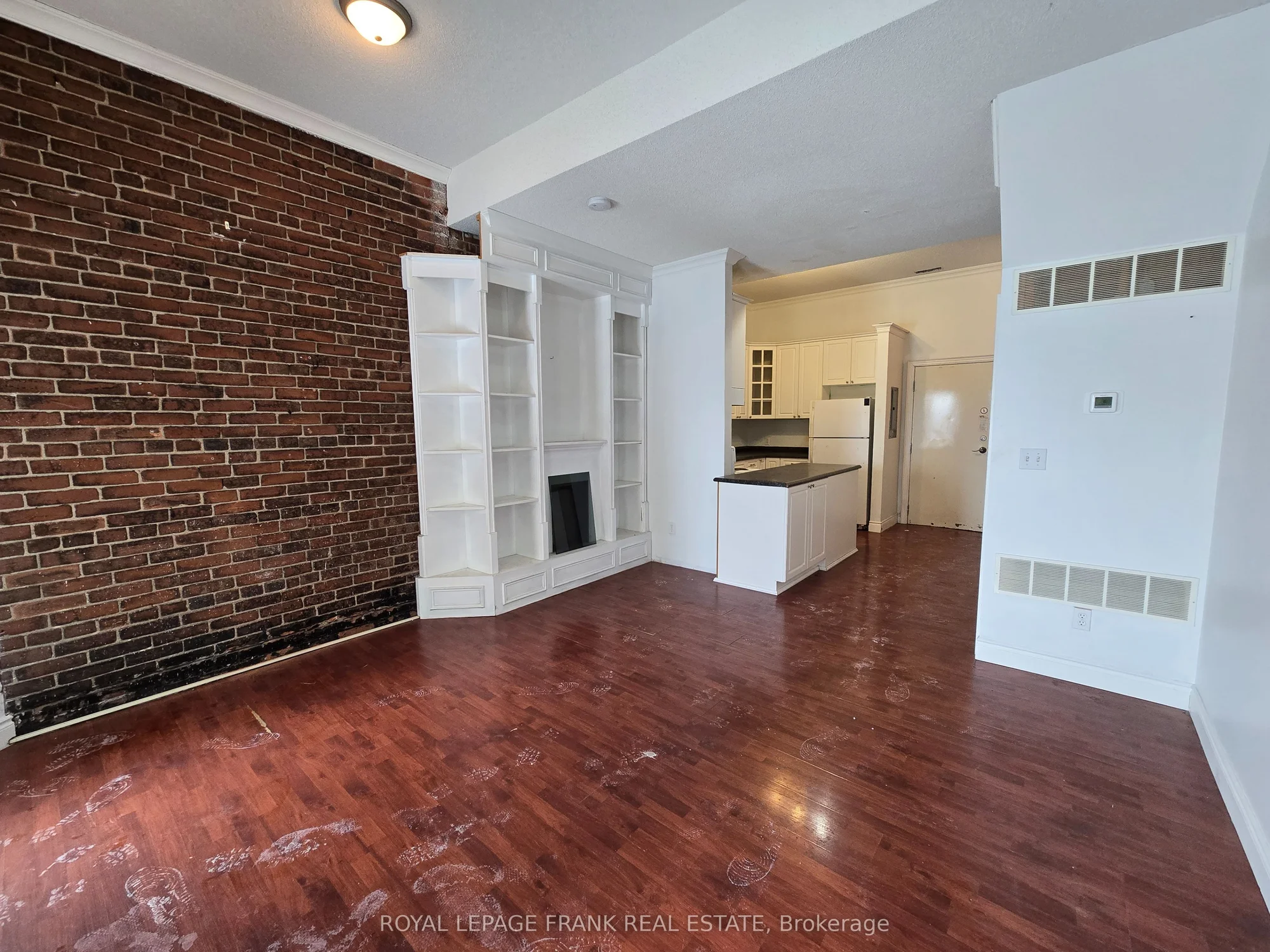 54 E King Street E 205, Clarington, On L1c 1n3