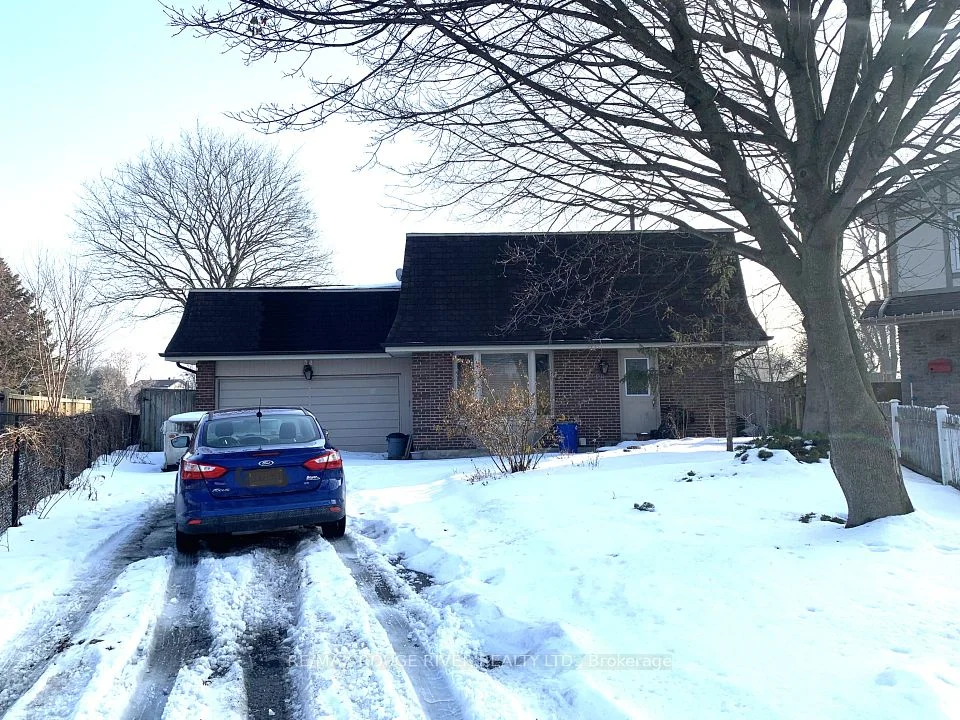 28 Nordic Court, Whitby, ON L1N 5N3