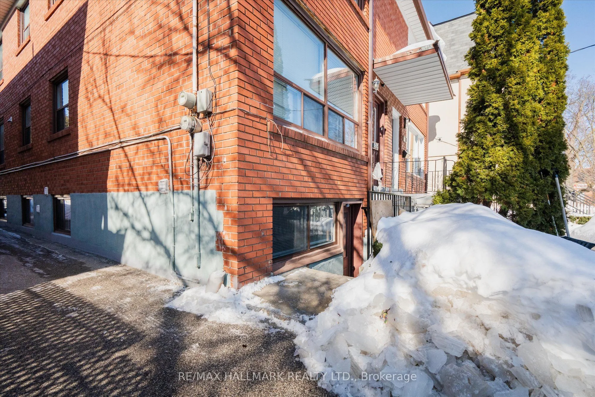 224 Pickering Street Lower 1, Toronto, On M4e 3j8