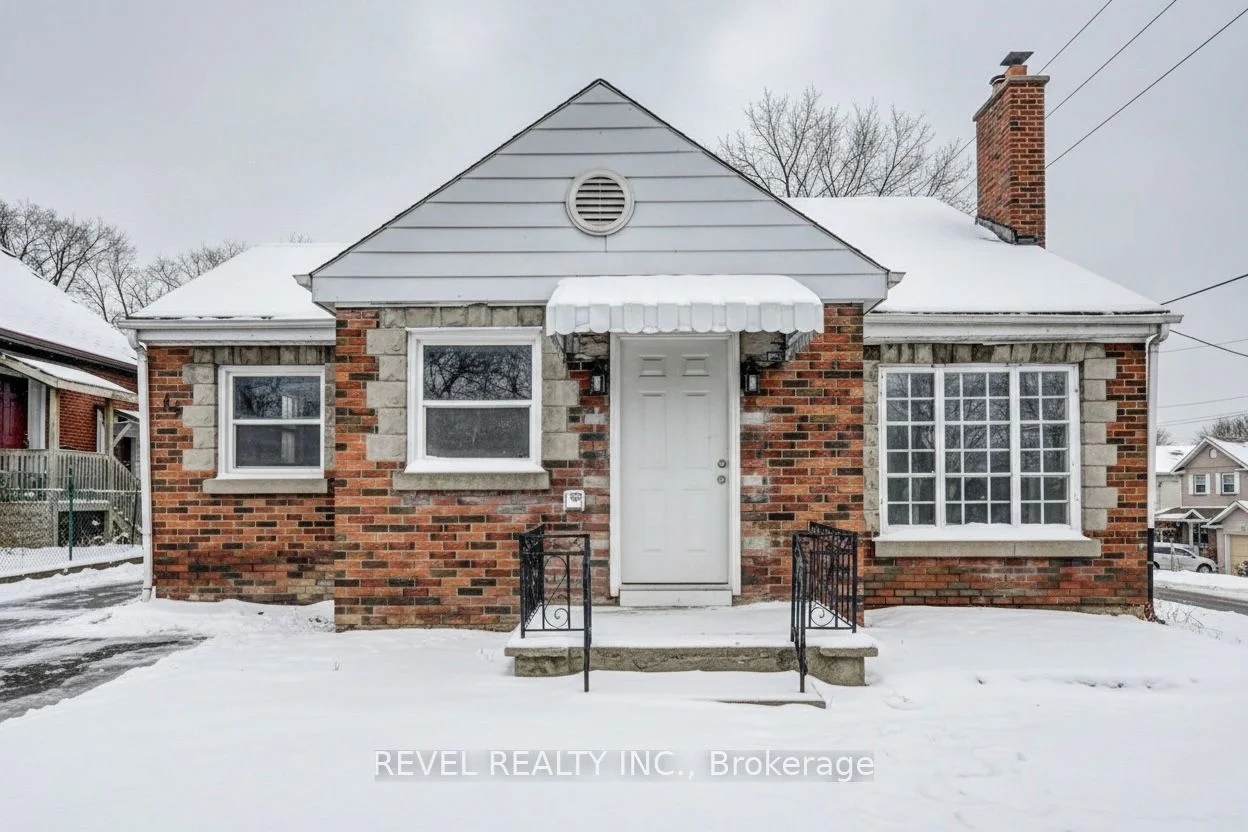 45 Fairbanks Street, Oshawa, On L1h 2l7