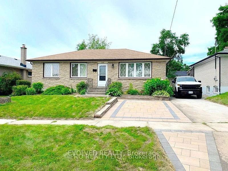 1298 Minden Street Main, Oshawa, ON L1J 3R4