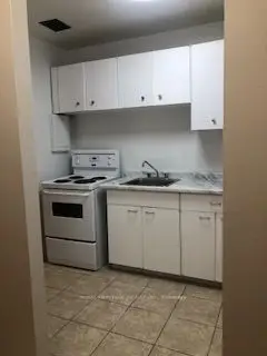 945 Simcoe Street N 107, Oshawa, On L1g 4w3