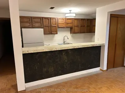 1402 Kingston Road 2nd Flr, Toronto E06, On M1n 1r3