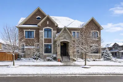 13 ARKSEY Street, Whitby, ON L1P 0G5