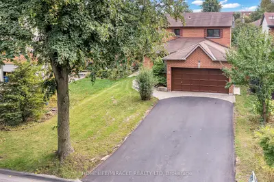 7 Houghton Court, Whitby, ON L1N 8G9