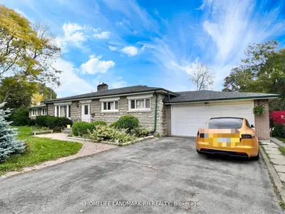9 Lockie Avenue, Toronto E07, ON M1S 1N2