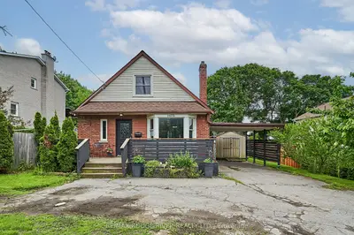 1073 King Street E, Oshawa, On L1h 1h6