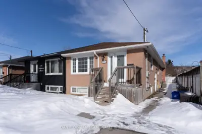 572 Montcalm Avenue, Oshawa, ON L1J 2H1