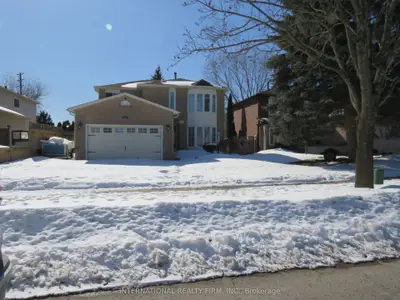 824 Crowells Street, Oshawa, On L1k 1x3