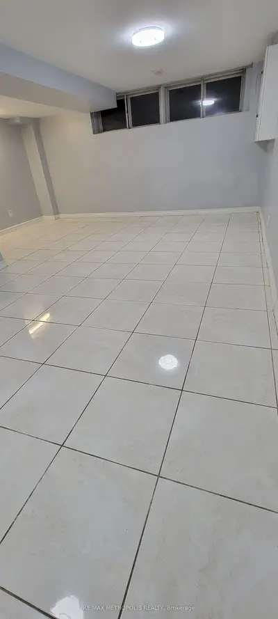 41 Fraserton Crescent Basement, Toronto E09, On M1j 1s9
