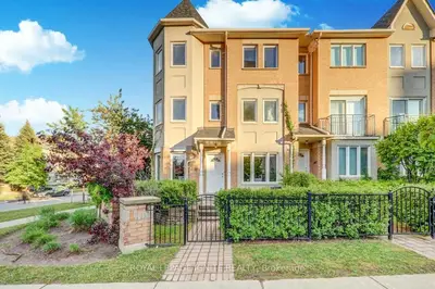 19 Rosebank Drive 1808, Toronto E11, On M1b 5z2